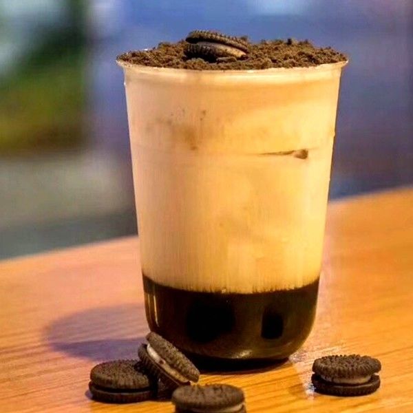 โลโก้พิมพ์ทิ้งถ้วยกาแฟเย็นขนาด 500 มล. รูปตัว u พร้อมฝาทนต่อกลิ่น